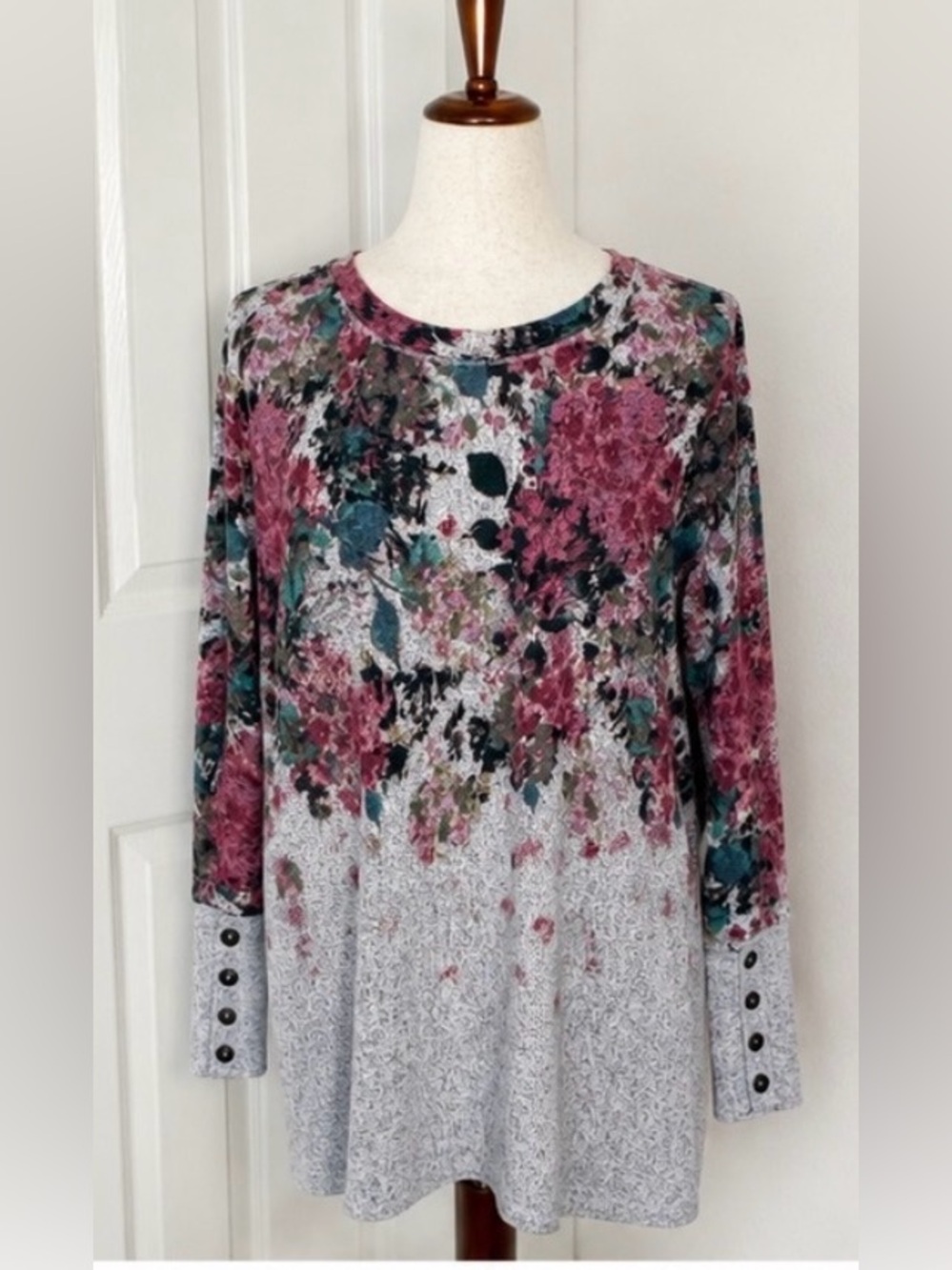 WESTBOUND Petites earth, tone rounded neck, long sleeve sweater, size PL